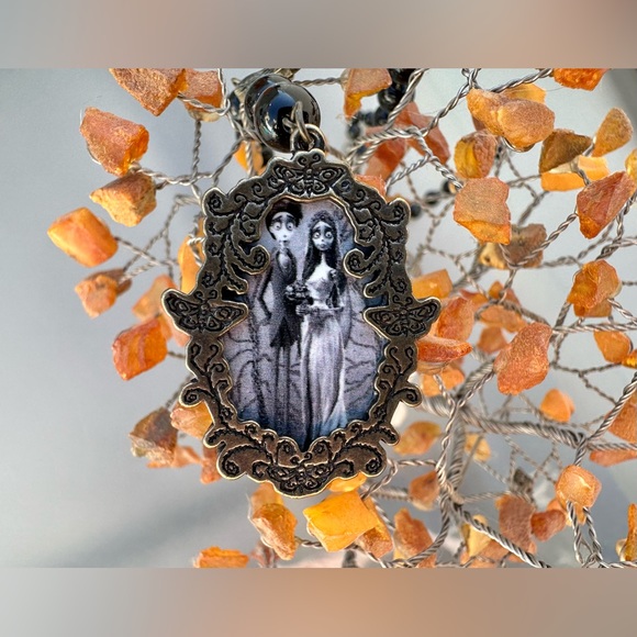Corpse Bride♠️Necklace - Picture 3 of 8